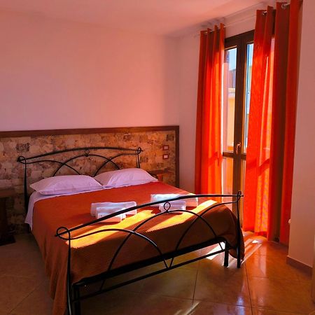 B&B Mamuthones Porto Torres Bagian luar foto
