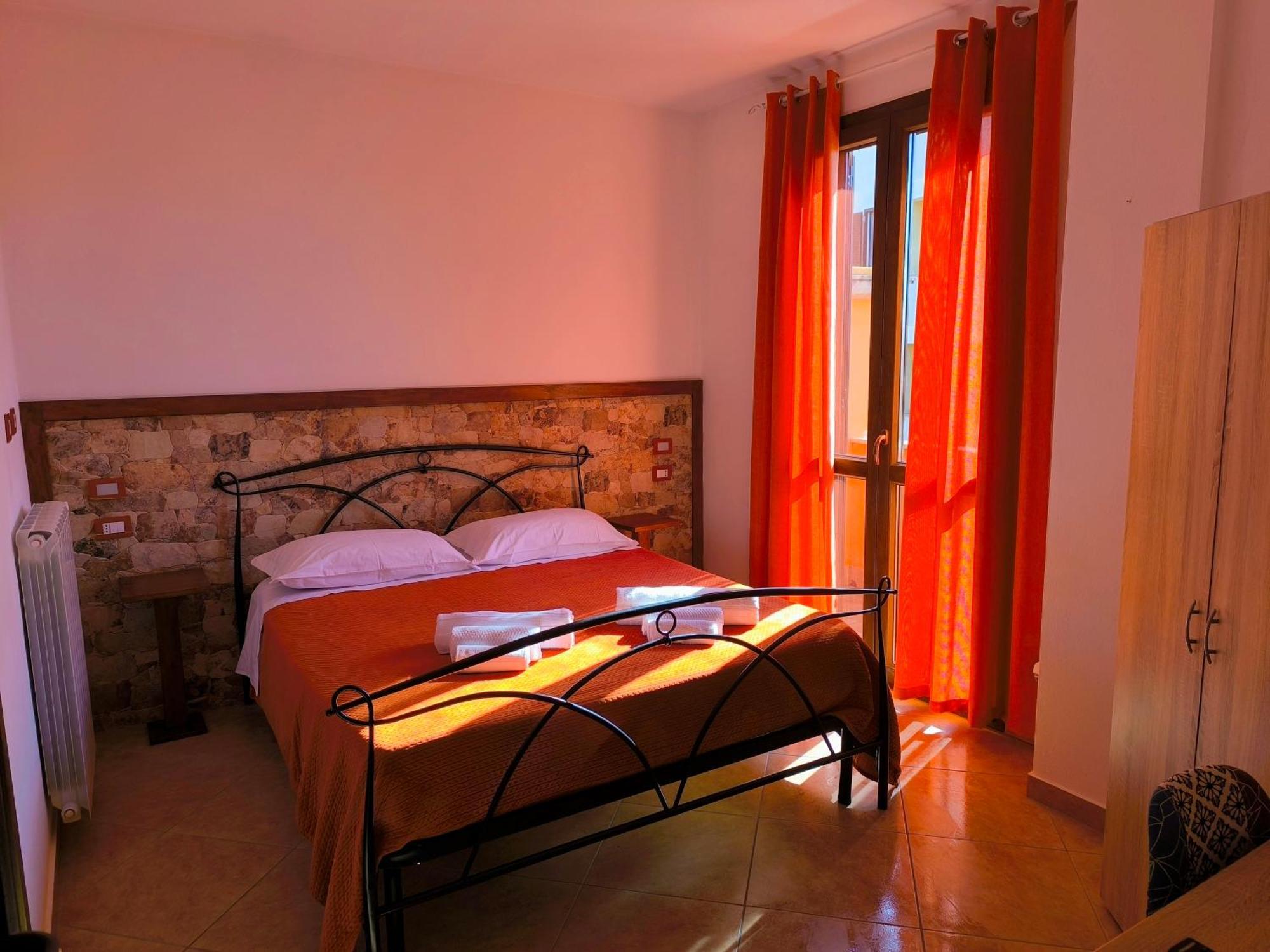 B&B Mamuthones Porto Torres Bagian luar foto